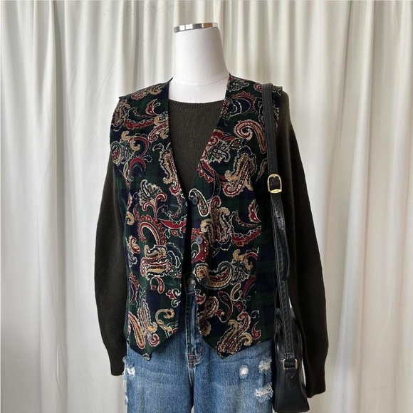 Vintage 1990s Talbots Green paisley vest with a retro vibe size Medium. - Picture 3 of 8